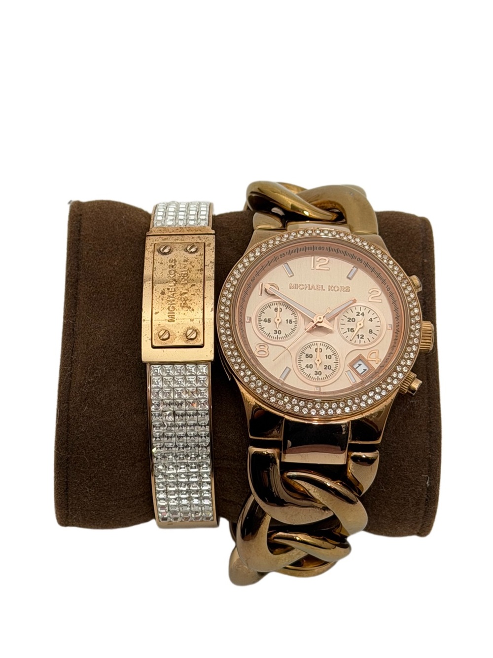 Michael Kors Runway twist MK3247 Rose Gold Wrist Watch Women W/ Bracelet Set